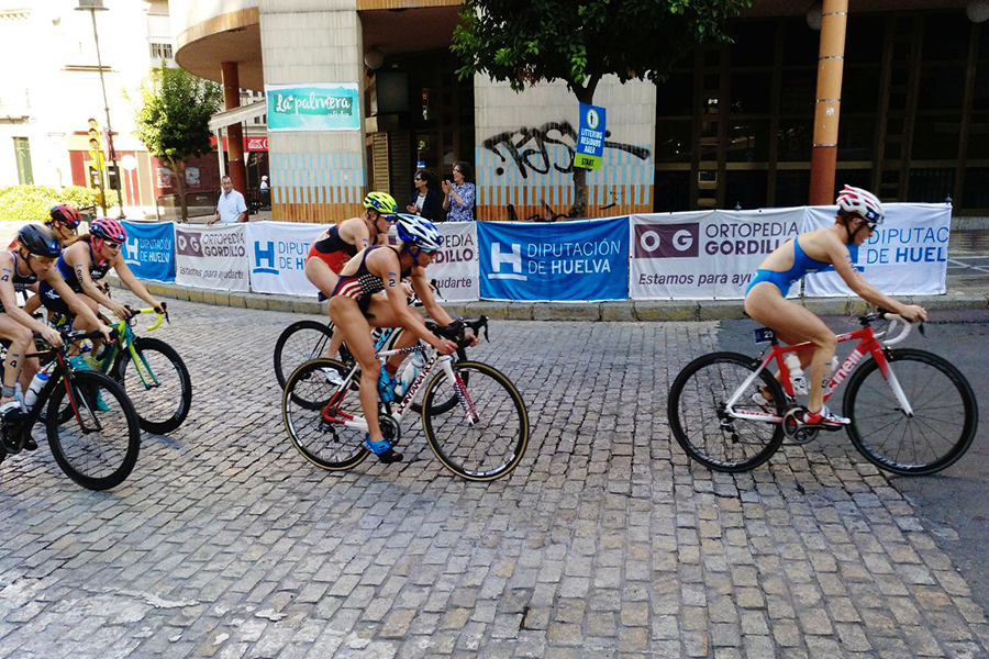 Ortopedia Gordillo fortalece su compromiso con el deporte colaborando con la exitosa Copa del Mundo de Triatlón ITU Huelva 2017